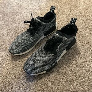 Adidas NMD R1 Primeknit Glitch Camo Black and White Sneaker Size 11.5